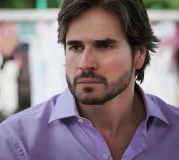 DanielArenasTF's tweet image. "@DaniArenasCol #fotoscapturas 📷💥 de las mejores imágenes del bello Doctorcito  😍💉💊 #RobertCooper #juanpablocorcega 😍 
#danielarenas 💖💞💘
en el #capítulo7 de #mimaridotienemasfamilia  #teamdanielarenas… instagram.com/p/BlX18ssBKxX/… …"