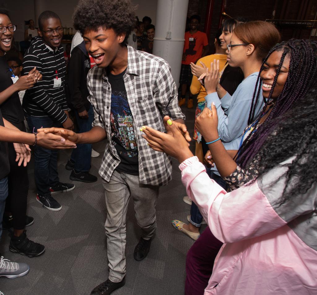 googlestudents's tweet image. Congrats to the first-ever cohort to graduate from Code Next’s inaugural program 🎓👏!
Learn more about #CodeNext's commitment to cultivating young Black and Hispanic tech leaders and what these 10th graders have been up to for the last two years ➡️ goo.gl/3WRCKm