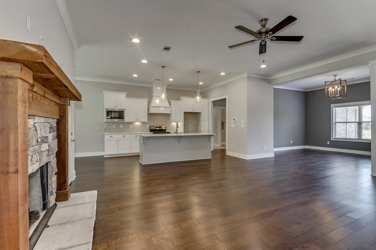 Builders_Group's tweet photo. Another sold home in Bristol Park! Come stop by our office today, and let us draw up your dream home! #TheBuildersGroup #Tuscaloosa https://t.co/cNthB2wRoh