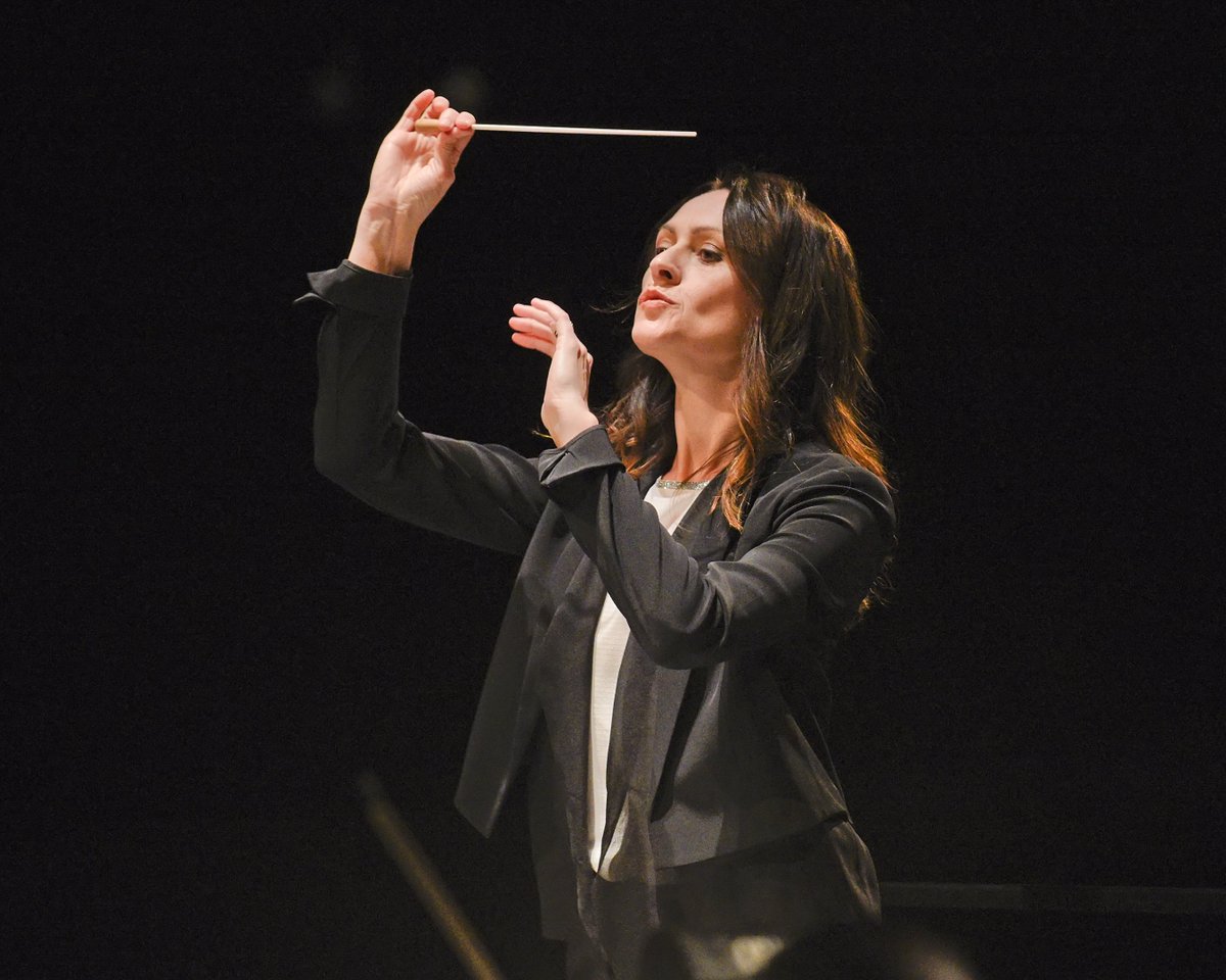We are delighted to announce that <a href="/NMurrayBeale/">Natalie Murray Beale</a> has joined our conductor roster for worldwide management! Welcome to HP Natalie! ow.ly/YzbR30l0sjW