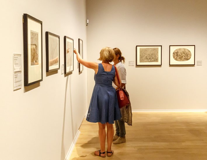 Kunstpalast's tweet image. Die Ausstellung &quot;Das Auge reist mit&quot; solltet ihr euch nicht entgehen lassen: Beinaschi überrascht und fasziniert durch seine dynamische Linienführung. Morgen, 19.7.2018  führt die Kuratorin um 19 Uhr kostenfrei durch die Ausstellung! #kunstpalast #graphik