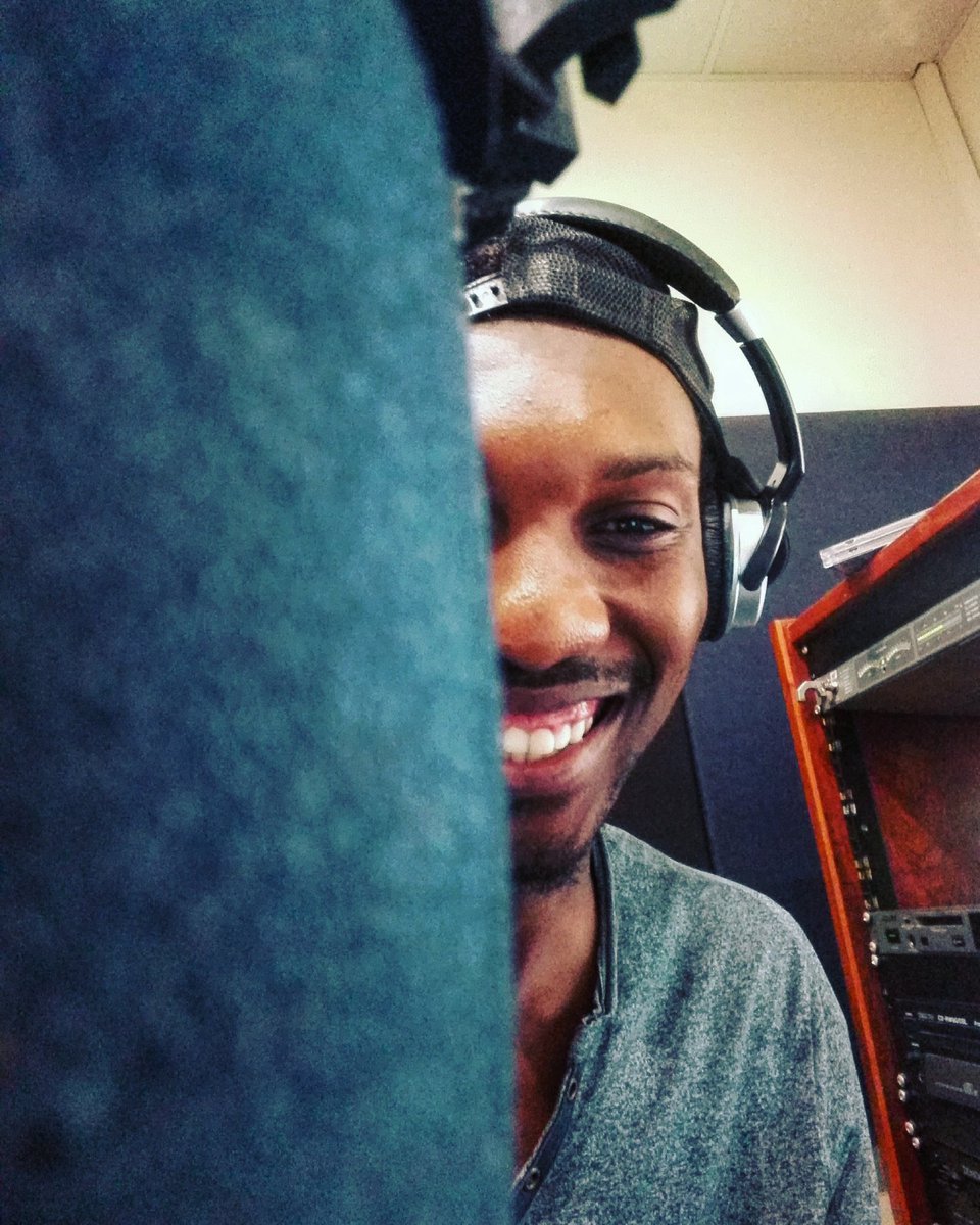 GivenMabunda_'s tweet photo. Let's go home Tshwanetoria
Taking you home on your favourite frequency @TshwaneFM 
3/6pm
#CapCityDrive https://t.co/FXnCKoFDu6
