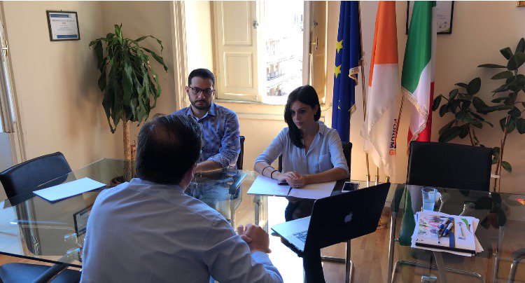 AntonioCandelaM's tweet photo. Ritorno da #Roma dopo incontro con la Presidente del @ForumNGiovani @MariaC_Pisani in cui ho raccontato il lavoro fatto in questi anni e i risultati ottenuti dal @Comincenter rinnovando la partnership.Costruiremo nei prossimi mesi dei progetti e delle azioni interessanti. https://t.co/GyRwfbDikN