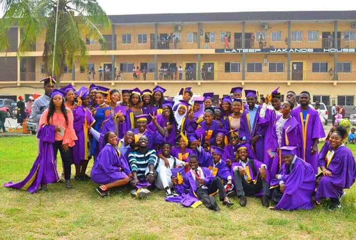 KlaraSagay's tweet photo. #OurNijmystory #MAC326
@olukonii https://t.co/mb0rQMfmjV