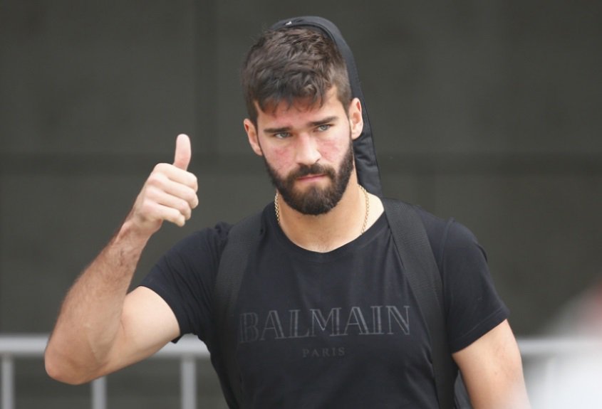 lancenet's tweet image. Liverpool oferece R$ 334 milhões por Alisson e Roma aceita, crava TV! Você pode acompanhar todas as negociações em tempo real conosco. Fique com a gente! bit.ly/2JpjtEW