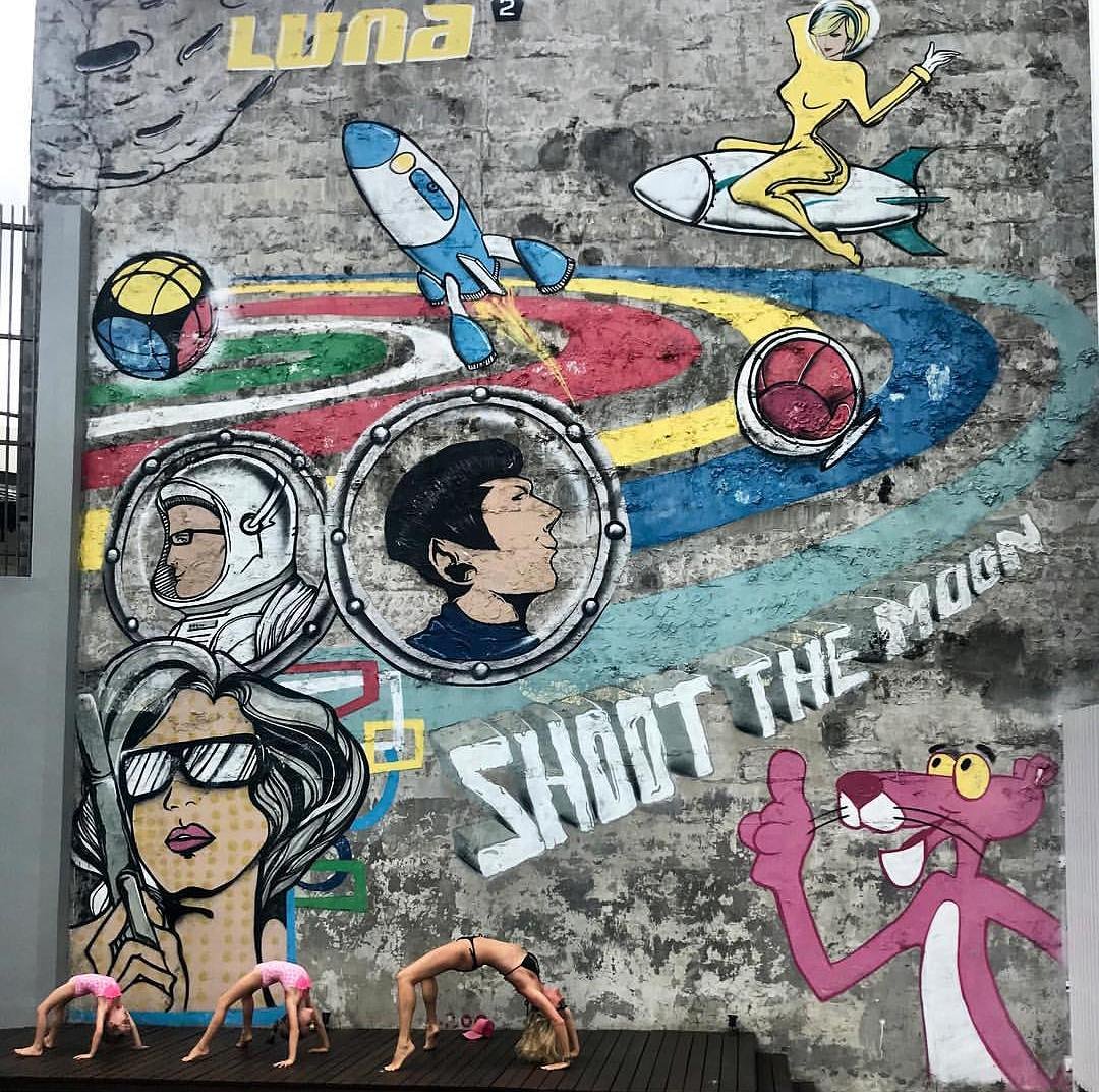 Luna2life's tweet image. Spotted @ultimatebodypilates having fun in our mondrian-ic pool with her lovelies!

#luna2 #luna2seminyak #coolpools #oceanview #seminyakocean