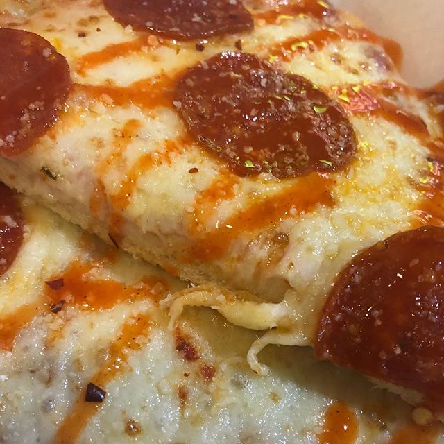 DO 🍕YOU 🍕WANNA 🍕PIZZA 🍕ME????🔥🙌🔥🍕🙌🍕🍕👌
#pizza #bestpizza #chicagopizza #nodiettoday #foooodieee #chicagofoodanddrink