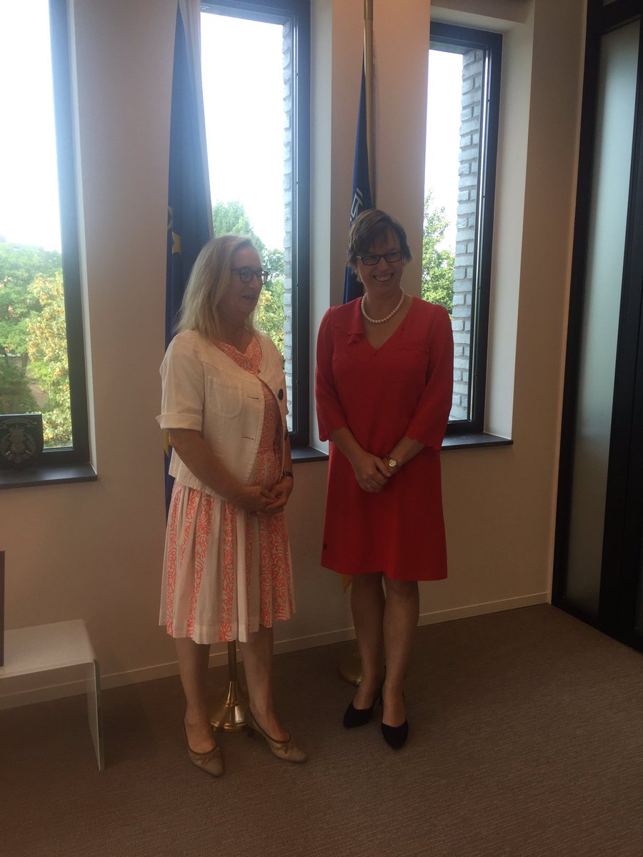 heidiguerer's tweet photo. Meeting new #Europol Executive Director #deBolle; interesting exchange as #EU Presidency; proud that women have such high ranking positions! @EU2018AT @Europol https://t.co/qrXQB3Xv1p