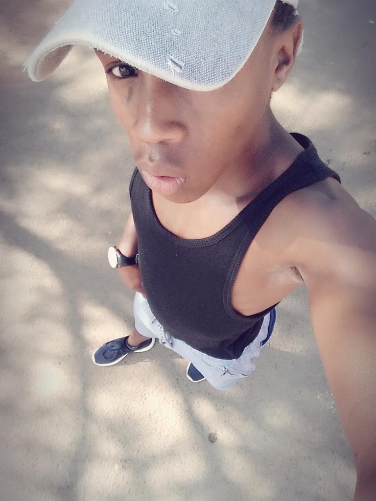 tshwanebee's tweet photo. Tshwanebee 😙 😋 stylish boy https://t.co/sSG64qYVC9