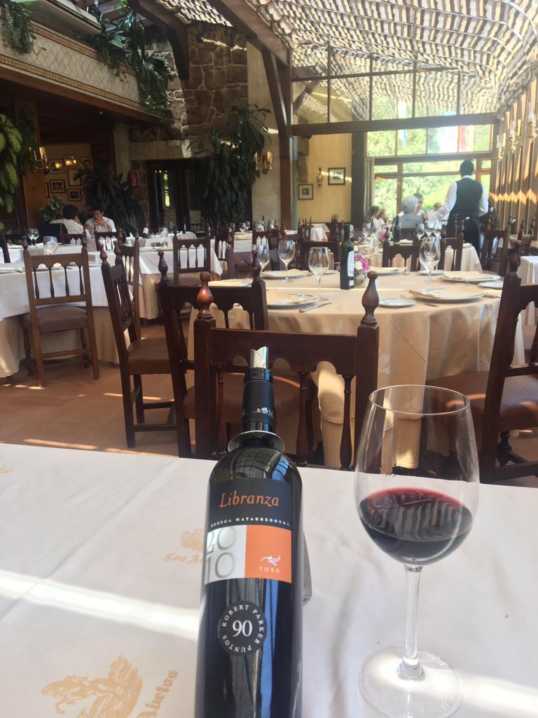 BMatarredonda's tweet photo. Libranza 2010!! En uno de los mejores restaurantes en Nigràn ( Pontevedra) Todo un placer para Matarredonda !!! https://t.co/hzyiGXED3z