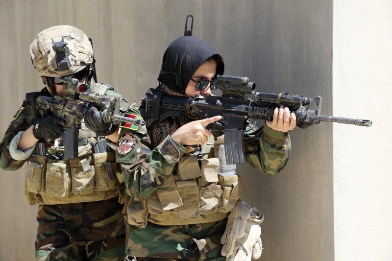 Afghan Female Tactical Platoon members with the Afghan National Army prepare to search a compound during a capability exercise. This team supports Afghan Special Forces during counterterrorism operations. Pic via @ResoluteSupport @MoDAfghanistan #ForAfghanistan #AfghanStrong