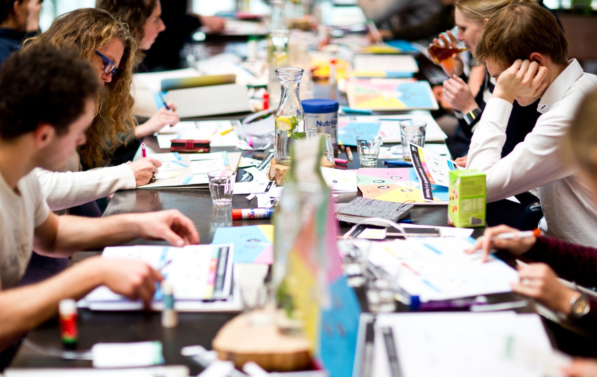 Ben je een start-up dat zich bezighoudt met circulair verpakken? Geef je dan nu op voor de KIDV Start-up Challenge. De twee beste ideeën ontvangen een aanjaagbudget en inhoudelijke begeleiding om de innovaties te realiseren. Kijk voor meer informatie op: bit.ly/2lzHJef.