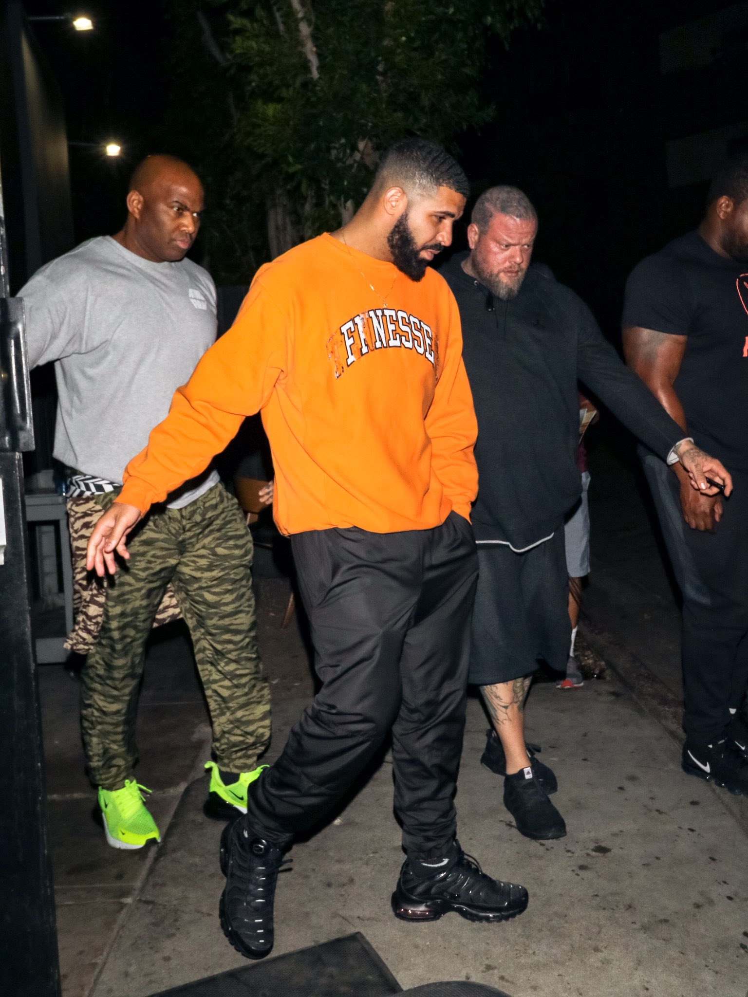 drake nike tn