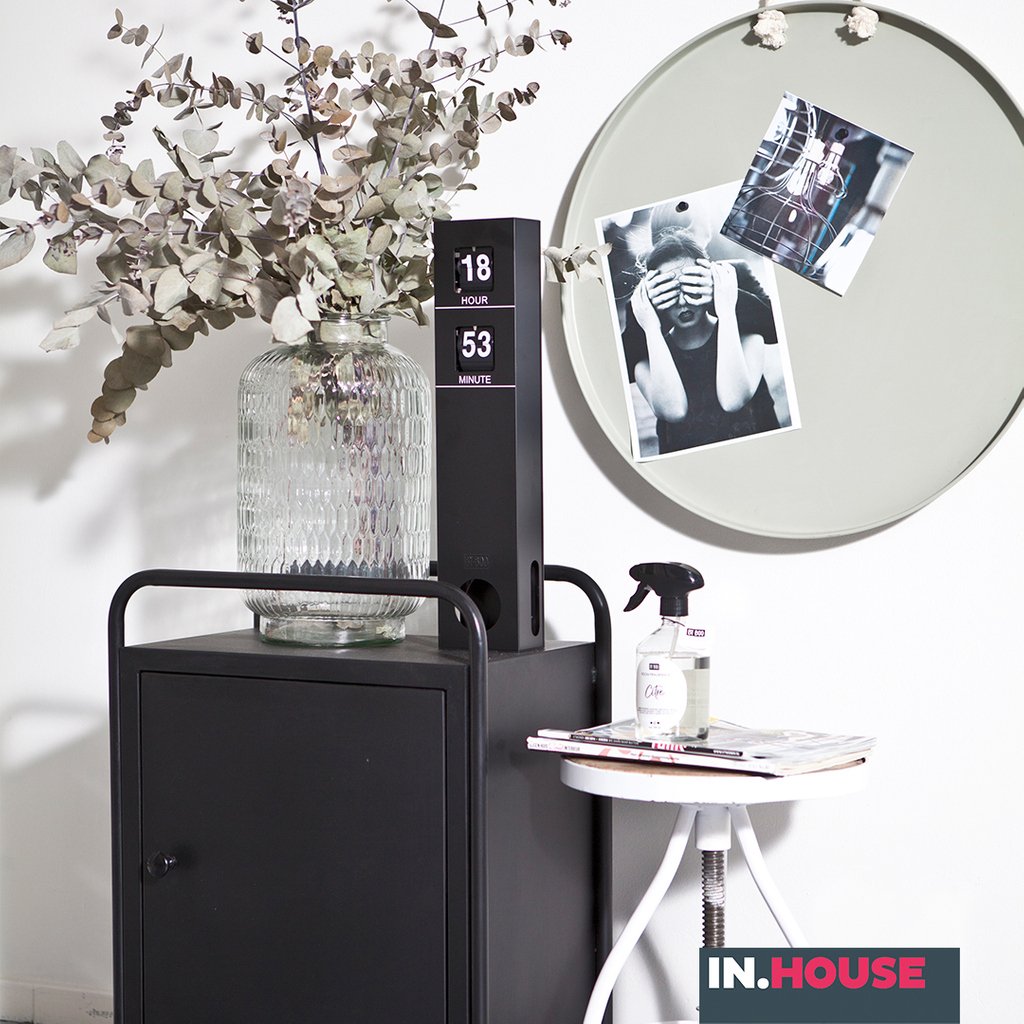 Je volgt de huidige woontrends op de voet, maar geeft daar wel graag een eigen draai aan. Met veelzijdige en verrassende woonaccessoires en kleinmeubelen laat ook het jonge Nederlandse merk By-Boo zich niet makkelijk in een hokje stoppen.