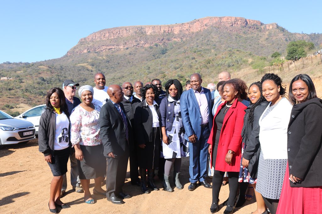ILAF_Foundation's tweet photo. Minister of @NationalCoGTA @DrZweliMkhize walk about at Obed Mlaba tech school #MandelaDay https://t.co/tkwCF5Sicr