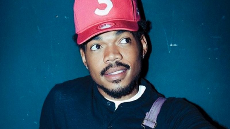 RealArrowCaz's tweet photo. #NIEUWS Toch geen album van Chance The Rapper deze week.

Lees meer: https://t.co/RKtwUDpxbM https://t.co/3Iq9PsHMc3