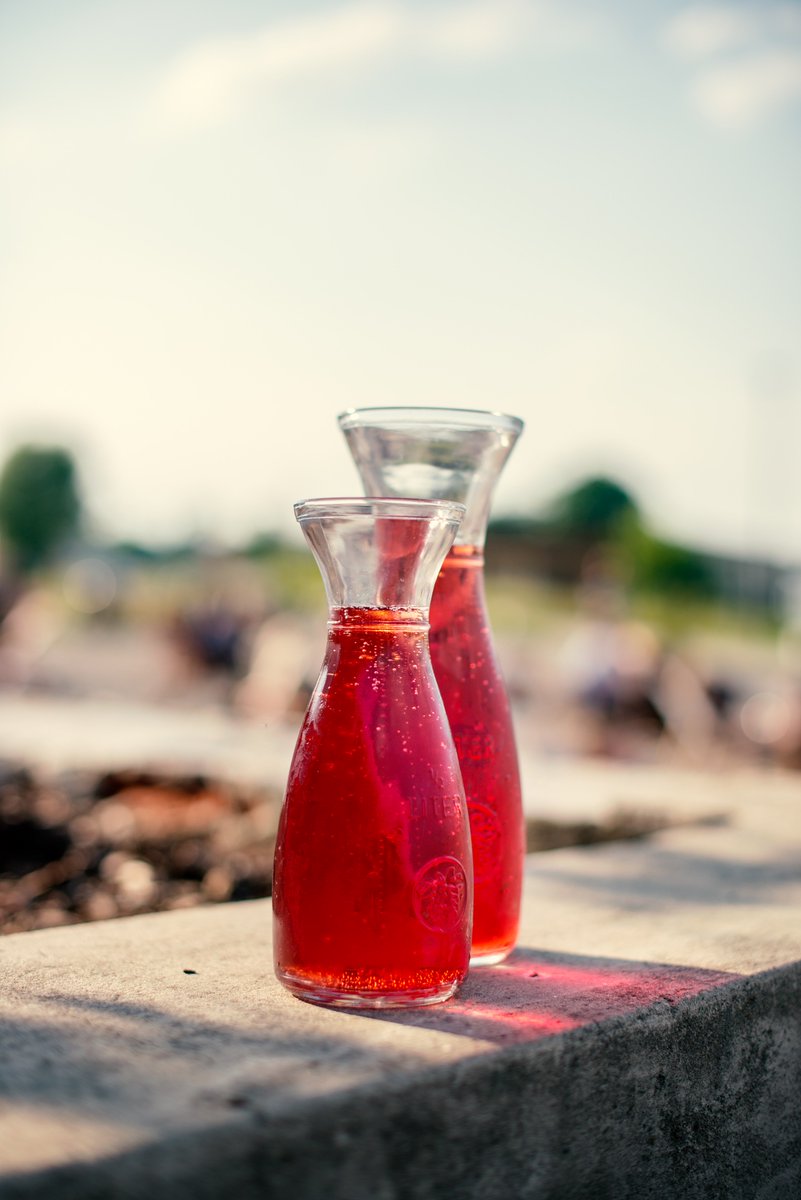 Promocja: Prosecco i różowe Frizzante. Od poniedziałku do czwartku - kupując karafkę - druga taka sama gratis. Od piątku do niedzieli - do litrowej karafki - pół litra gratis!