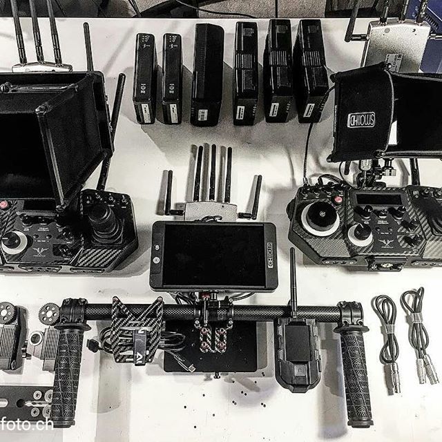 Regrann from @helifoto.ch -  Gear prepping for a Production this week! 🚁💨 #movicontroller #mimic #freeflysystems #hedenmotors #smallhd #connex #vmount #dronegear #droneporn #gearporn - #regrann ift.tt/2NVXVTT