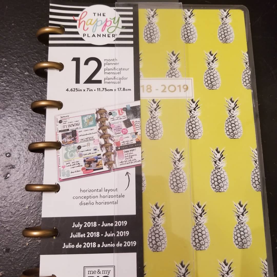 Happy Planner
#faithplanner #warbinder #happyplannermini #minihappyplanner #plannernerd #plannersgonnaplan #washitape #fineliners #tombow #planneraddict #diy #diyplanner #blkwmnplan #plannerworld #plannerbabe #planahappylife #plannercommunity #bwwpc #2018planner #plannergirl