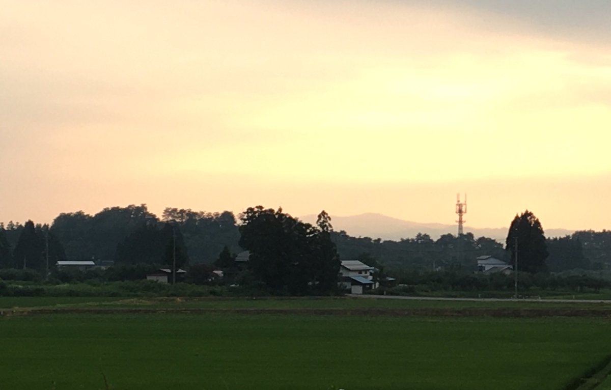 Uzivatel 緋いろのそら Na Twitteru 夕暮れ 夏だと言うのに霞が