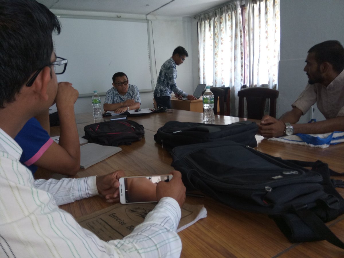 Mahendra_Bist9's tweet image. With Respected Sir @Premphyak 
#RelationOfStudentsAndTeacher 
#MicroTeaching 
#LearningPhase