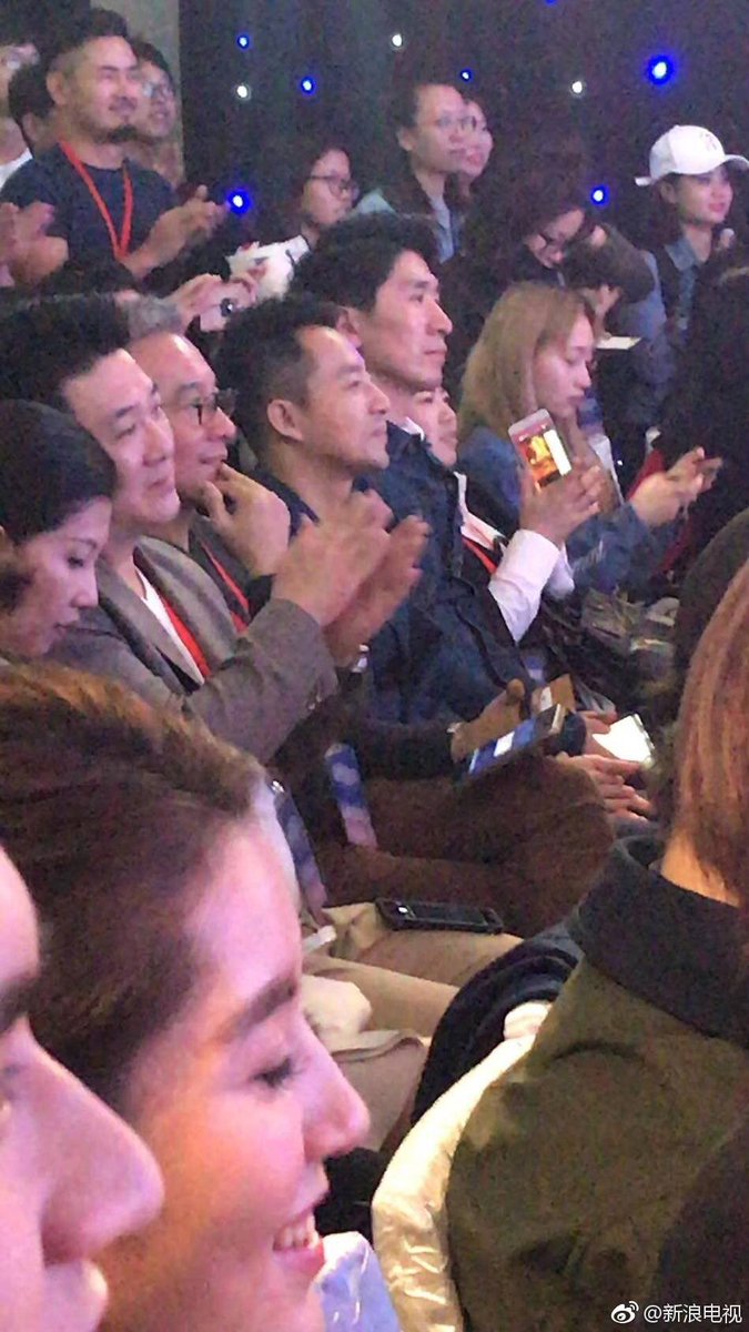 방영중인 유성화원 공동 출품인(제작 투자.프로듀서) 이름 중 낯익은 이름이 보인다. 이름 왕소비. 그는 원조 대만판 유성화원 산차이 역의 서희원의...