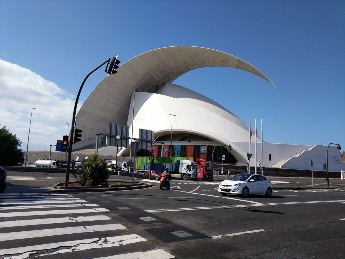 carlosazaustre's tweet photo. Voice UI #TLP18 #GDGSummitES (@ Auditorio de Tenerife - @auditoriotfe in Santa Cruz de Tenerife) https://t.co/hndGim6zuI https://t.co/ZsvdyuWY54