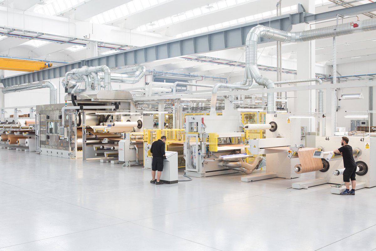 Cleaf_Official's tweet photo. Our fourth production site in #Brianza is up and running.
#C4Desio, a new space for the manufacturing of #laminates 
A new stage of a process that is expression of the Italian know-how: tradition, innovation, passion and creativity.
#CleafSurfaces #Cleaf #MadeinItaly https://t.co/rmB5I1Ur0p