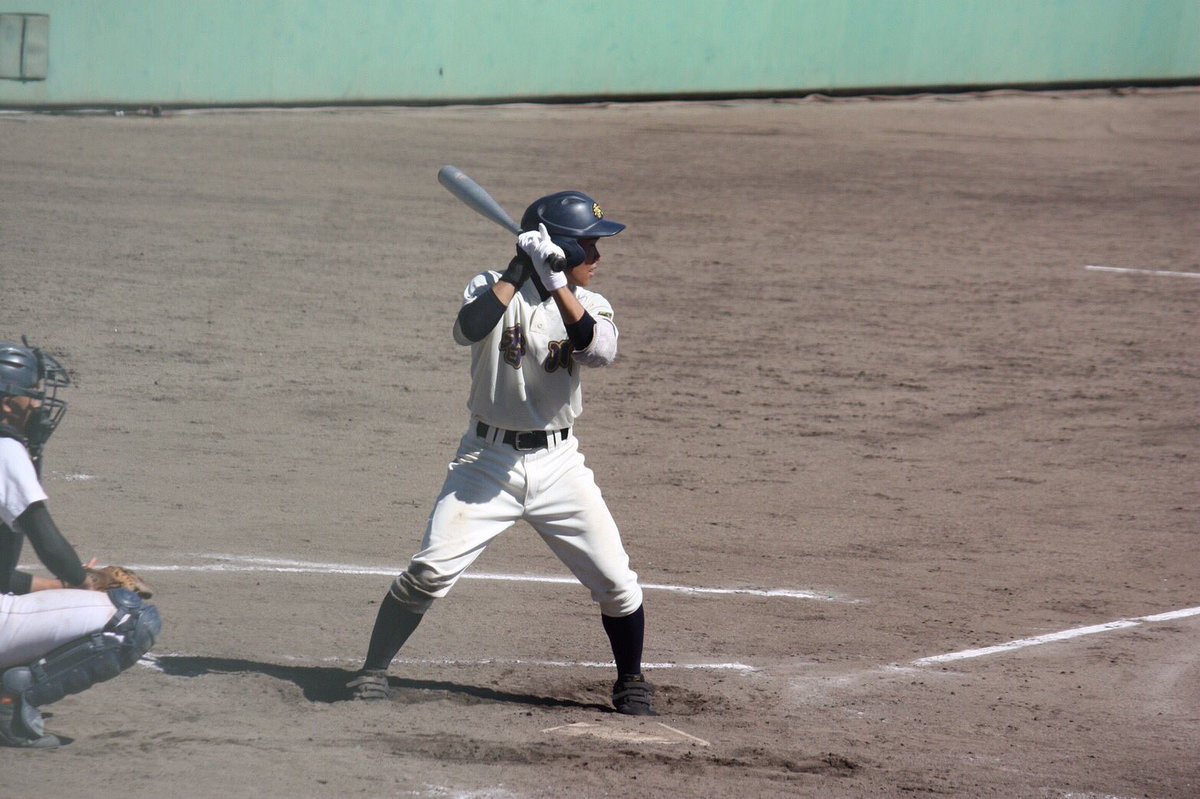 junpeisma46's tweet photo. 今日で香川高校野球部を引退しました
新チーム当初は9人という苦しい状態でしたが、私学大会優勝や夏一勝出来たことは非常に嬉しく思います。
最後まで頼れない主将でしたが、みんなの支えてくれたおかげでここまでやってこれました。
ほんとに応援ありがとうございました！ https://t.co/KldFnmZDMS
