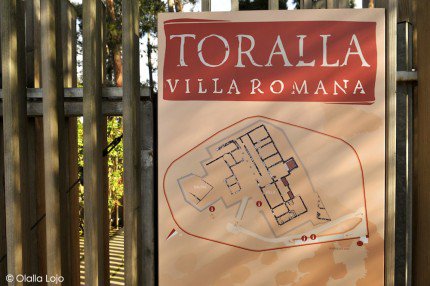 TurismodeVigo's tweet photo. Los meses de julio (días 19 y 26) y agosto (días 2, 11 y 23), la #Villaromana de #Mirambel en #Vigo ofrece #visitasteatralizadas, que transportarán al visitante a la Antigua Roma.
¡No es necesaria reserva previa y son gratuitas! @Turgalicia @turisriasbaixas #visitasguiadas https://t.co/CrGVrIqtKm