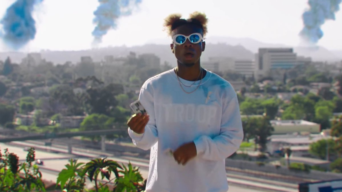 3ntrymagazine's tweet photo. TOBI LOU RETURNS WITH ANOTHER GREAT VIDEO ..THE BLUE https://t.co/Cfu2C4IgI9 … @tobilou #TOBILOU #THEBLUE #3NTRYMAGAZINE #3NTRY https://t.co/fd2bxUzfun