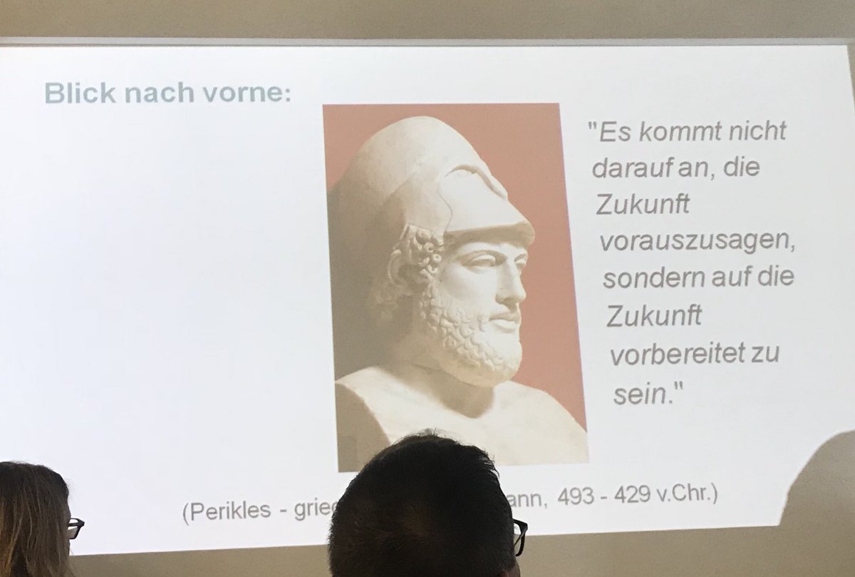 Team LLC bereitet sich auf die Zukunft vor. Wir brauchen neue Fähigkeiten und Kompetenzen. Veränderungsbereitschaft, schnelle Informationsverarbeitung sowie Priorisierung, Mut, Vertrauen und Selbstbewusstsein sind essenziell für uns. <a href="/GuentherNina/">Nina Guenther</a>