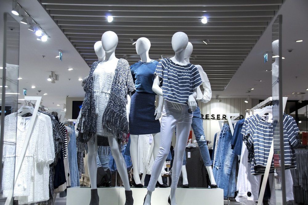 VisualRetaiIing's tweet photo. New blog post online! Anna Juusela, a Finnish Retail Whisperer, shares her experience about measurement strategies regarding Visual Merchandising efforts!  🙌🏻   https://t.co/GKQMCZkN3Q

#visualmerchandising #retail #blog https://t.co/mlO0cOfs9h