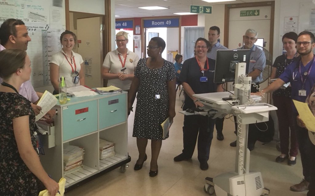 PaulJBtW's tweet photo. MDT approach to safe care as part of the board round each morning on G4 #MDT #Frailty #workingtogether @ChiefNursePHT @JohnKPHT https://t.co/tRuNoYkC12