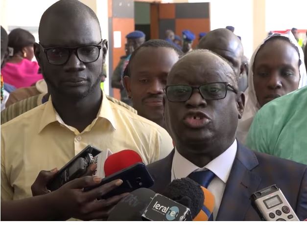 portablebisn's tweet image. Vidéo – Me El Hadj Diouf explique pourquoi la Cedeao n’a pas prononcé la libération de Khalifa Sall #explique #KhalifaSall #lacedeao #lalibération #MeElHadjDiouf #n’apasprononcé portablebi.net/video-me-el-ha…