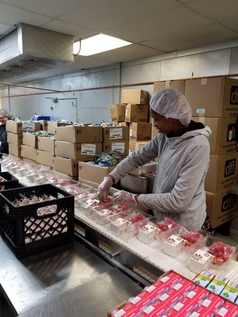 children in Indianapolis parks will receive locally grown cherry tomatoes in their lunch today from chef for hire #HealthyFood #Indy