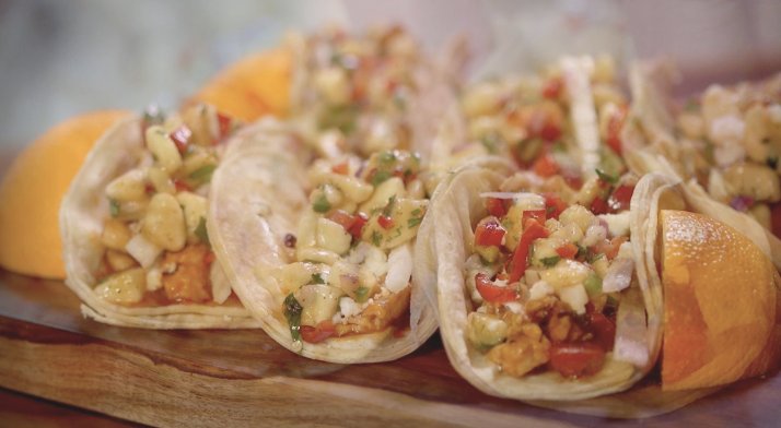 souleskitchen's tweet photo. In need of a change? Try this #recipe for #Chipotle Chicken Soft Tacos with Spicy Banana Salsa using our Chicken Fajitas. #FastGourmet
https://t.co/regMWSJx0Q https://t.co/3zmTvoTzPf
