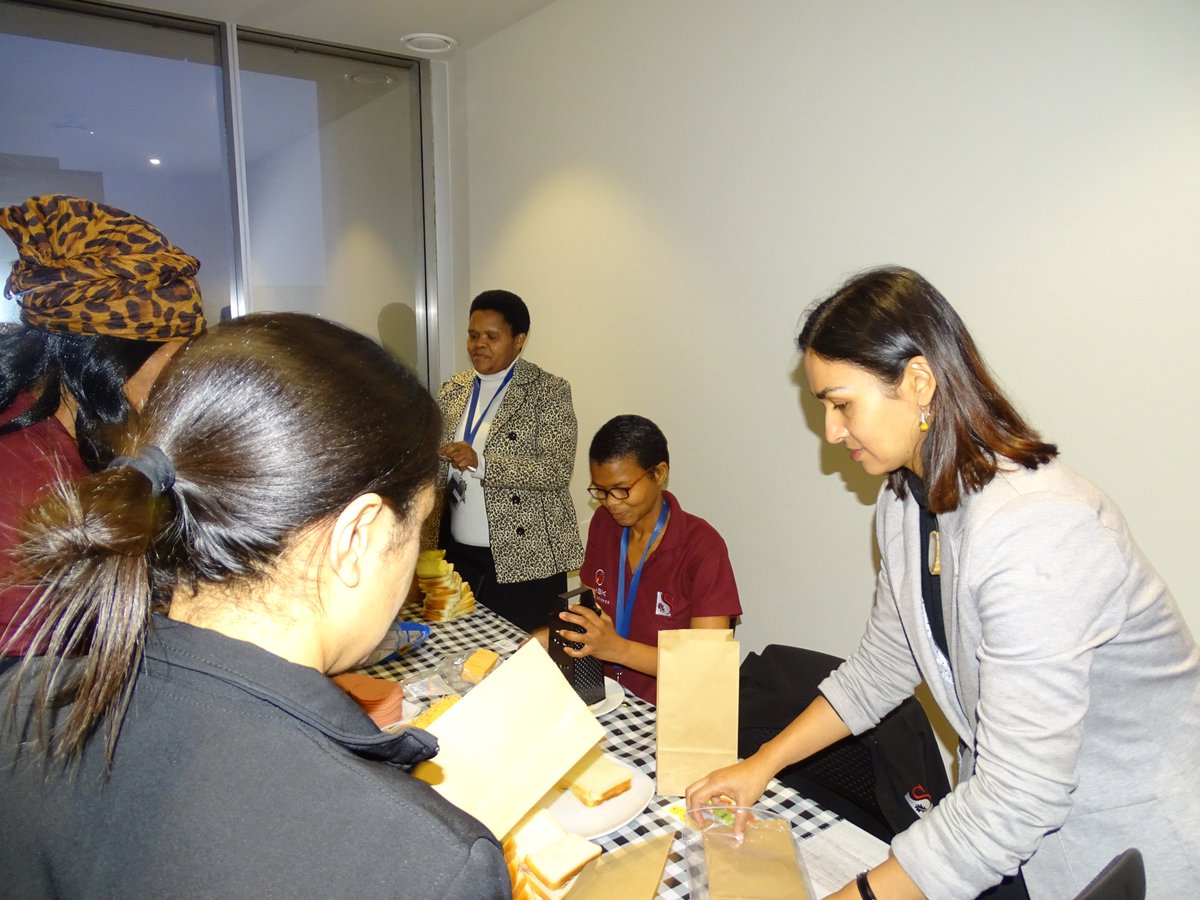 Task On Twitter The Task Laboratory Team Took Time Off Work To Spend Their 67minutesformadiba At Parow Community Clinic The Team Prepared Sandwiches And Gave Them To Patients At The Clinic