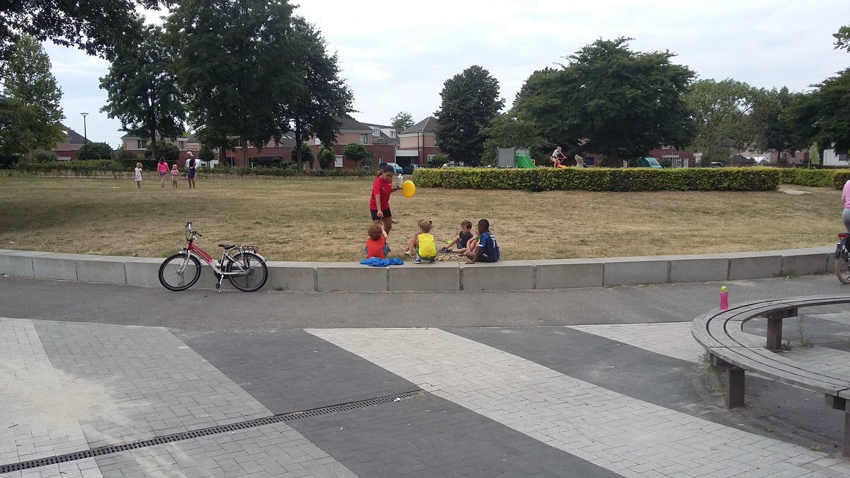 WSEW053's tweet photo. Laatste keer sportinstuif @Hatteler Plaza. Na de vakantie gaan we natuurlijk weer door. Fijne vakantie en woensdag 5 september zijn we er weer. https://t.co/S2hDKRvI6L