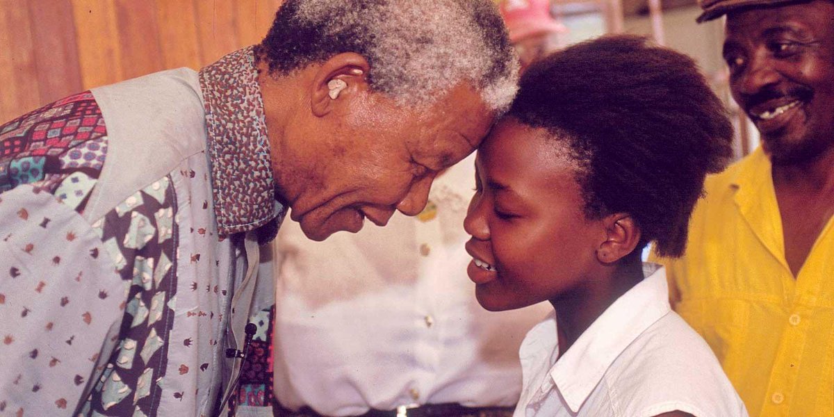 jaarreaza's tweet photo. A cien años del nacimiento de Nelson Mandela: gigante y valiente en las batallas por la igualdad; digno e incólume en la resistencia; comprensivo, justo y generoso para la Paz. Un líder de la libertad y el socialismo en África, en toda la humanidad y para todos los tiempos. https://t.co/ScwM2WEoIc
