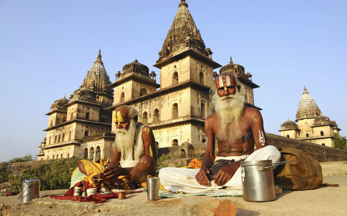 With its rich historical background, lush greenery and traditional architecture, Orchha it is truly a sight to behold! 📷: <a href="/RoughGuides/">Rough Guides</a> 
.
.
.
.
.
.
#orchha #india #travel #indiatravel #asia