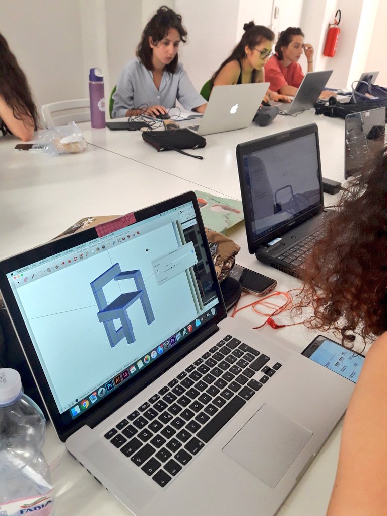 RUFA_University's tweet image. #InteractiveInterfaces: progettazione di interfacce digitali che possano rinnovare o rendere immediata la #comunicazione di un&apos; #idea, di un #pensiero o la trasmissione e veicolazione di un #messaggio.
#workshopRUFA #RUFAlive #RUFAlife #technologyandinformation
