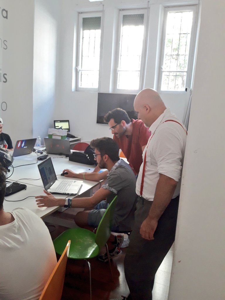 RUFA_University's tweet image. #InteractiveInterfaces: progettazione di interfacce digitali che possano rinnovare o rendere immediata la #comunicazione di un&apos; #idea, di un #pensiero o la trasmissione e veicolazione di un #messaggio.
#workshopRUFA #RUFAlive #RUFAlife #technologyandinformation