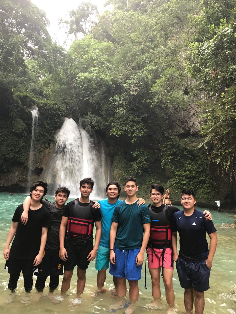 Neil_Armstrongg's tweet photo. Before leaving for college 😭❤️ https://t.co/jPYhUXCvVR