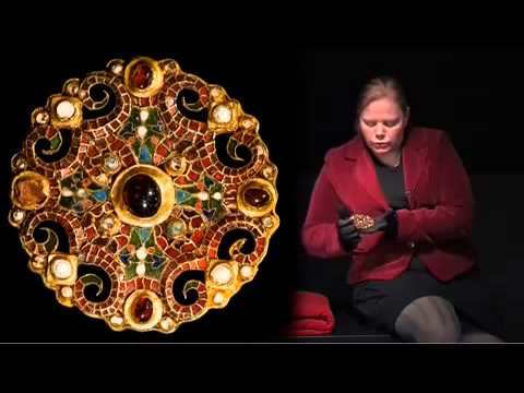 Happy birthday fibula! #Dorestad Brooch, c.800 AD, found #OnThisDay in 1969. Icon of @RM_Oudheden Leiden. See video for a guided tour of the fibula: m.youtube.com/watch?v=Dv_wXa…