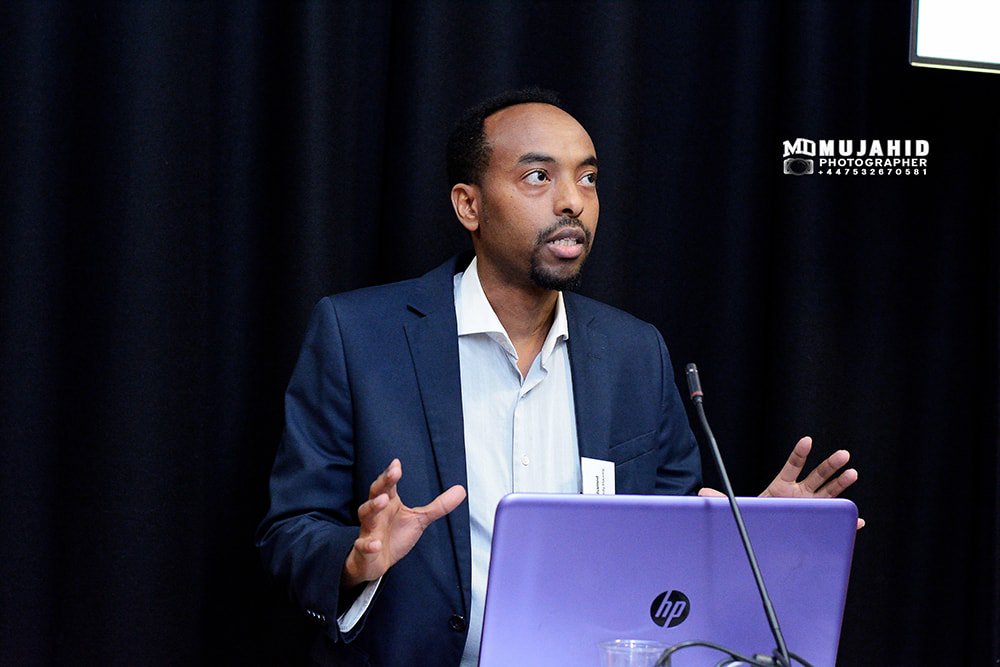 ACHintegrates's tweet photo. 'How a forward-thinking housing association has partnered with @StarbucksUK and @coopuk to get its tenants — including resettled refugees — into work' - read our CEO Fuad's Q & A with @thehouse_bath #PurposeMagazine #rethinkingrefugee https://t.co/1pznQv9FgP https://t.co/exDder27Ne