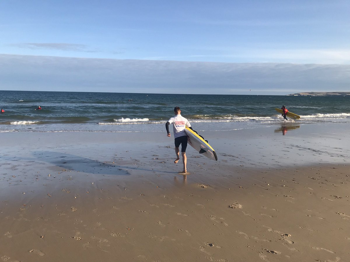 BLGC_Official's tweet photo. Last nights training session was a fun one! We put our youngsters to the test with some multi casualty incident scenarios. Everyone demonstrated some awesome #teamworkmakesthedreamwork and that one day they’ll make great lifeguards! #traineelifeguards #teamBLGC https://t.co/G79wT1X6Hl