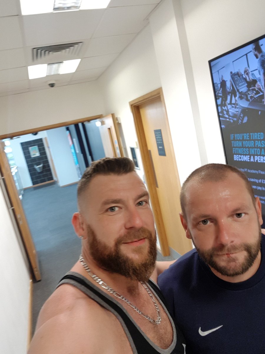 teamcarnage18's tweet photo. Good morning everyone.
#teamcarnage18 here at there 6am workout.
#legday
#cannywalk Lol
What were you doing this morning???? https://t.co/j91HS2N2z9