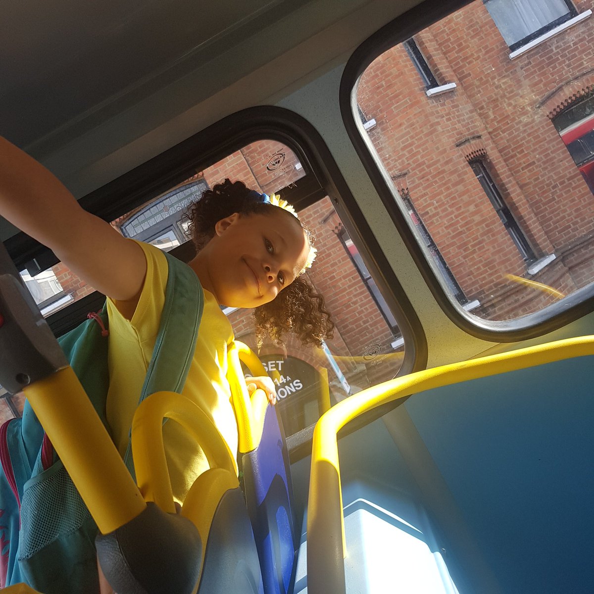FatimaOjelad's tweet photo. #sportday2018 #JEKreations  Yellow Club Sport Day @MelcombePrimary https://t.co/phWDyTLr1L