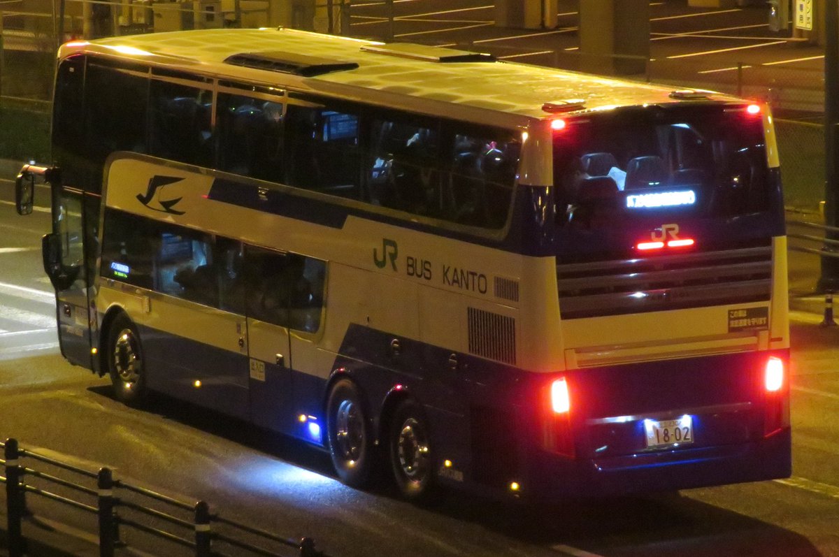 Vitamintecno ディズニーランドにて ジェイアールバス関東の新車のアストロメガ D650 足立230い1802 ディズニーリゾート バスタ新宿便に使われています ちなみにもう一台は D650 足立230い1801 偶然ですが京成バスのアストロメガとナンバー